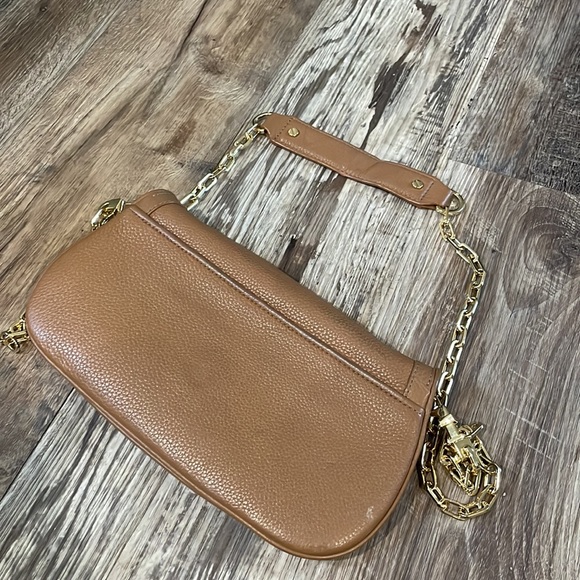 Tory Burch - Picture 3 of 5